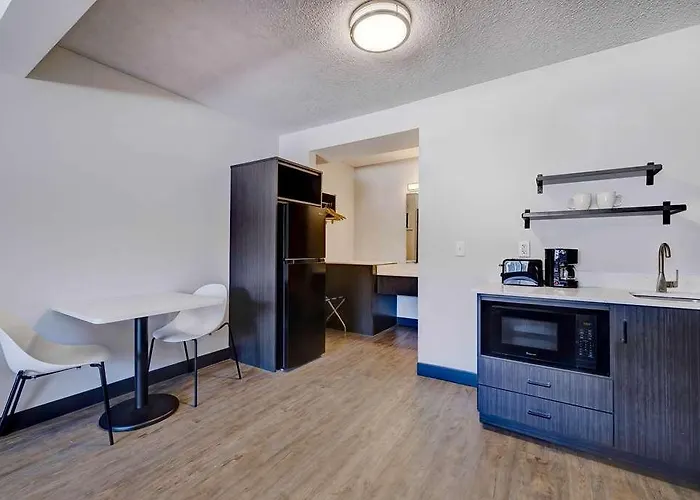 Hotel Studio 6 Wy Elk St Off Of I 80 *