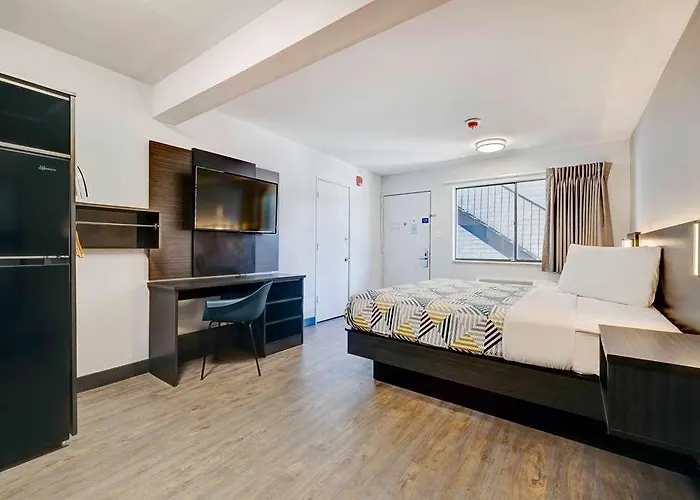 Studio 6 Wy Elk St Off Of I 80 Hotel *